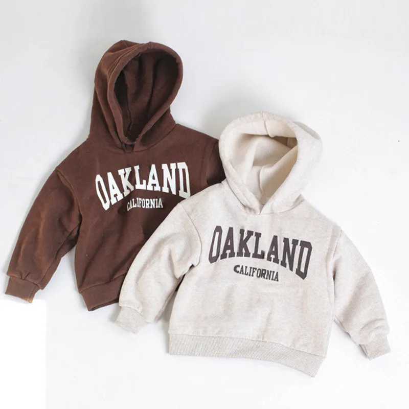 Enfants à capuche Sweatershirt 2025 automne et hiver nouveaux hauts décontractés mode lettres sweats à capuche loisirs garçons polaire SweaterXJ2