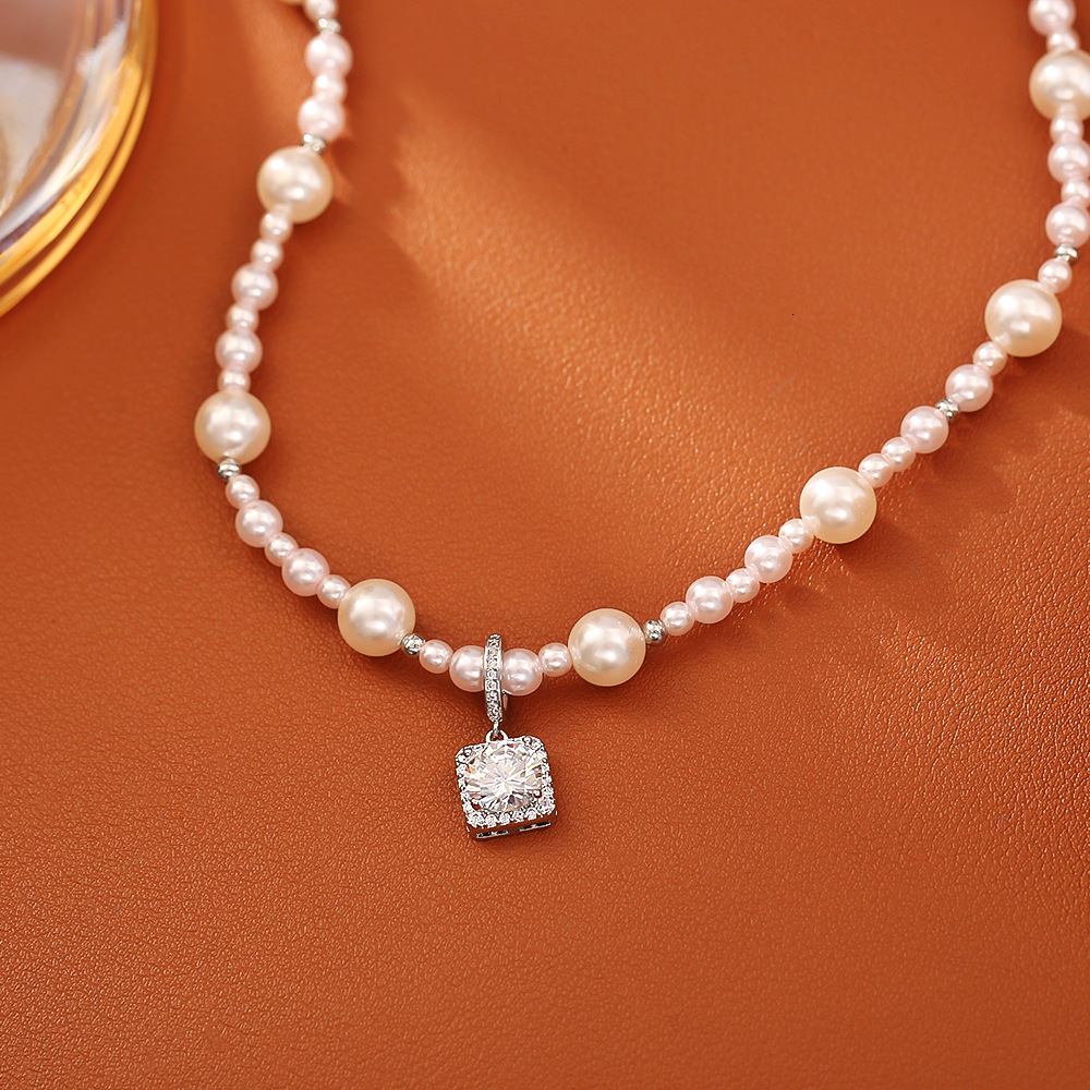 Vente chaude Manta Rose perle sucre Cube Zircon pendentif collier lumière luxe mode haut de gamme élégant tempérament clavicule chaîne ddmynov
