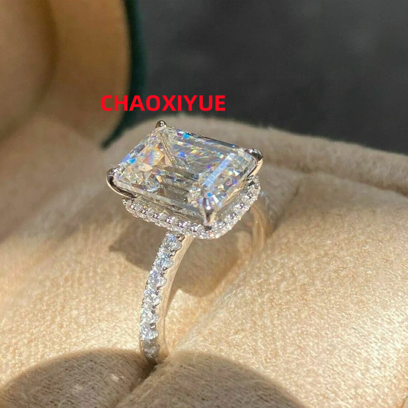 Bague de fiançailles en Moissanite GRA incolore, or blanc 18K, 300ct, taille émeraude, ensemble pavé fait à la main, bague de mariage Halo caché
