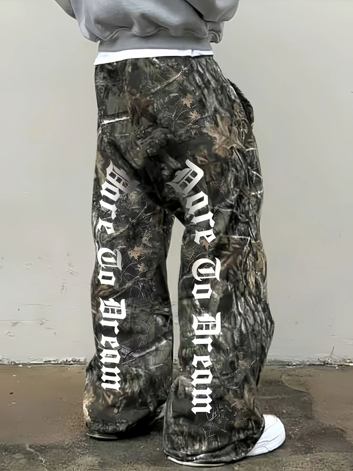Mens Y2K Camouflage Sports Pants Retro American Leaf Patchwork Print with Pockets Essential Fall Winter Casual Wear 251205