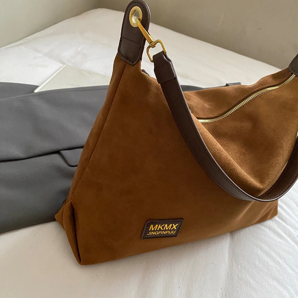 Crossbody Bag for Women Autumn and Winter Vintage Versatile Shoulder Bag Large Capacity Commuting Tote Bag 251204