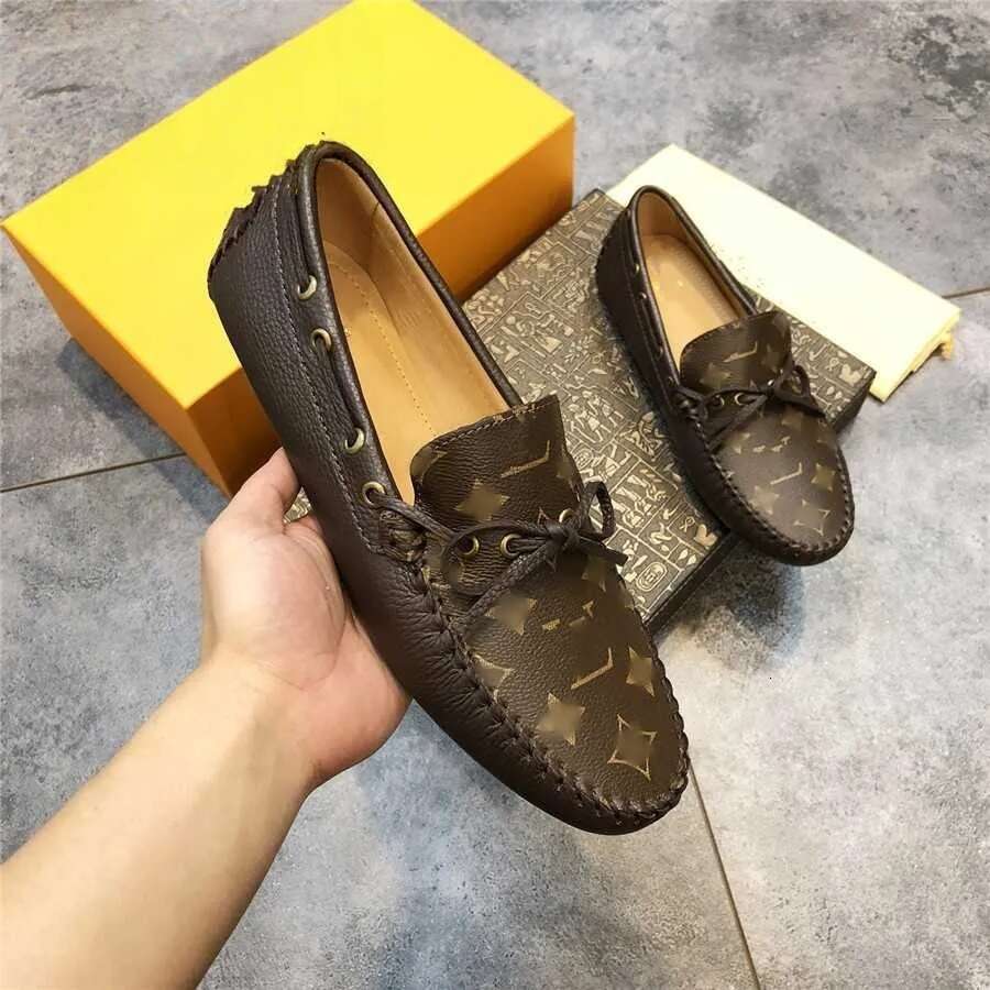 Mocassini di lusso Mocassini firmati Scarpe da uomo in pelle italiana Slip piatto Elegante abito classico vintage Festa formale Matrimonio Serata a