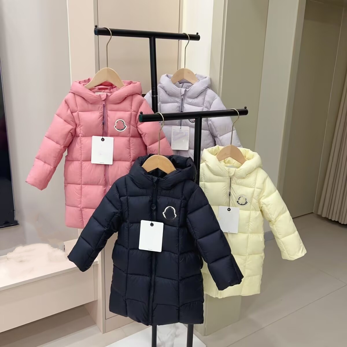Kids children Coat designer 2025 winter norths Jacket boys girls outdoor Down hooded Warm Parka Black Puffer Jackets Letter Print Clothing Outwear s