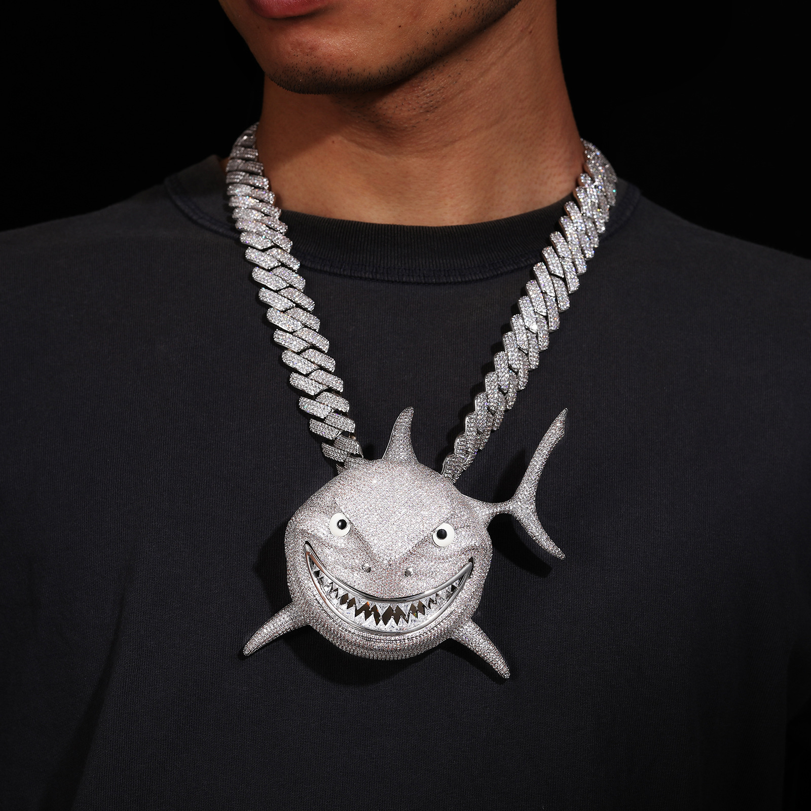 Cool Men Hip Hop Necklace High Quality Silver Gold Plated Full 5A CZ Diamond Large Size Shark Pendant Necklace with Rope Chain for Men Women Nice Gi