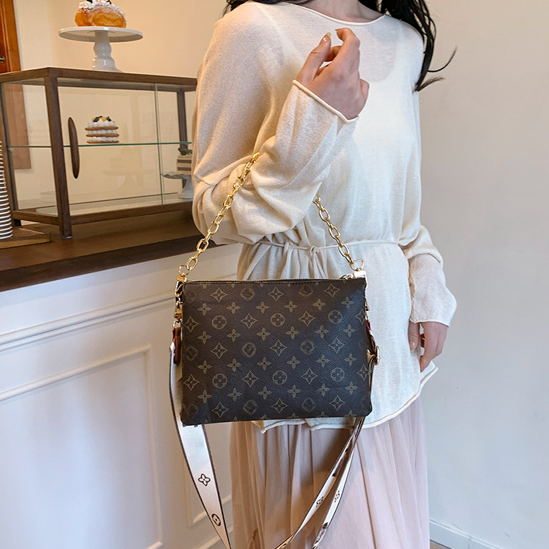 10A Noir Designer Sac Coussin Chaîne en métal Cross Body Sacs à bandoulière Sac à main de luxe Embrayage Totes Pochette Sac à main Femmes Hommes