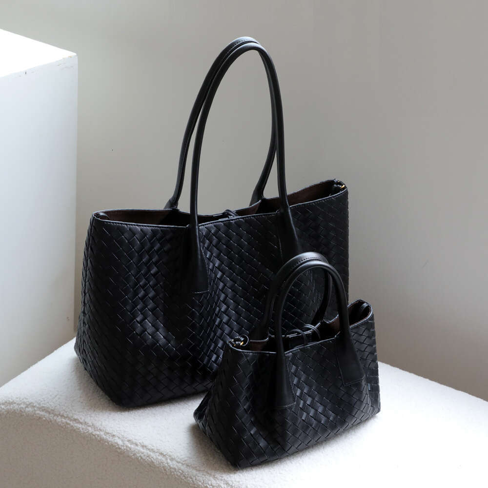 Free Shipping Designer Luxury Bag Bag 2025 New Women's Bag Niche High-end Metal Rope Buckle Woven Shoulder Bag Fashion