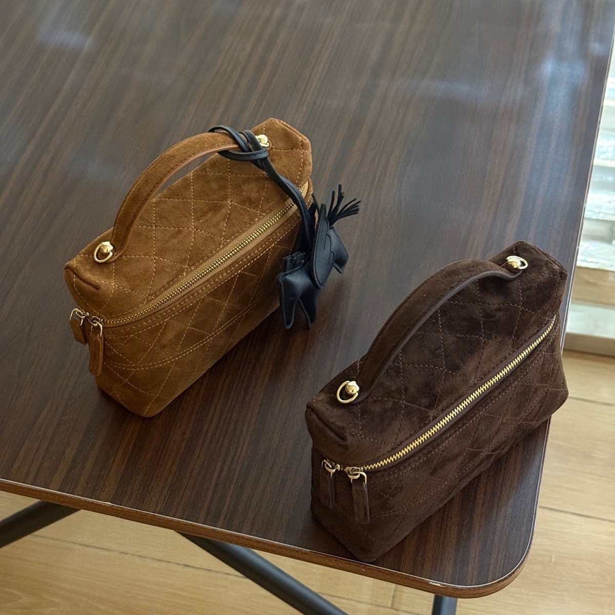 2025 New Fashionable Multi functional Retro Top Suede Quilted Lunch Box Armband Bag Chain Designer Women's Slant Shoulder Bag