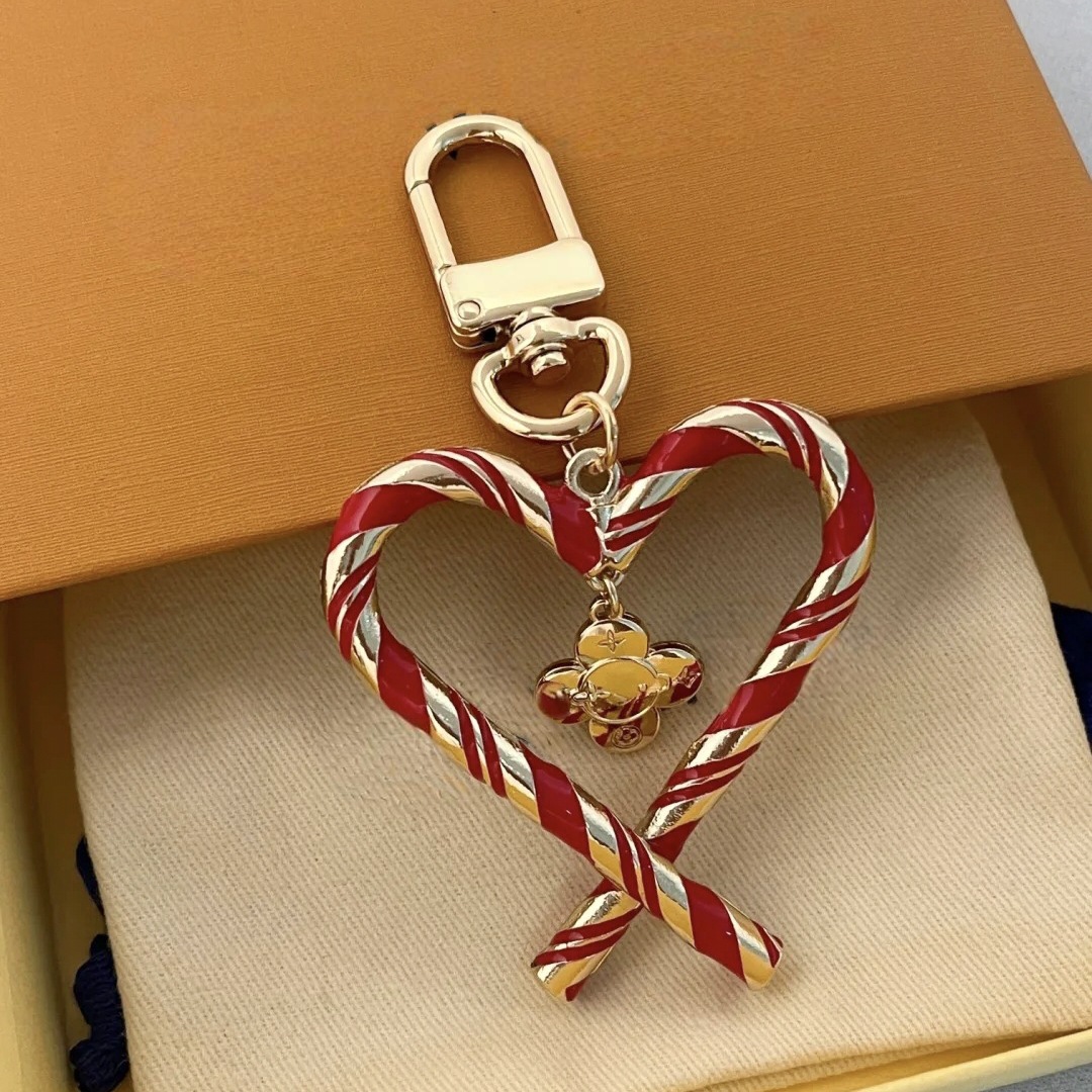 Luxury Letter Heart Keychains Designer Jewelry Unisex Bag Charms Car Key Holders for Men and Women