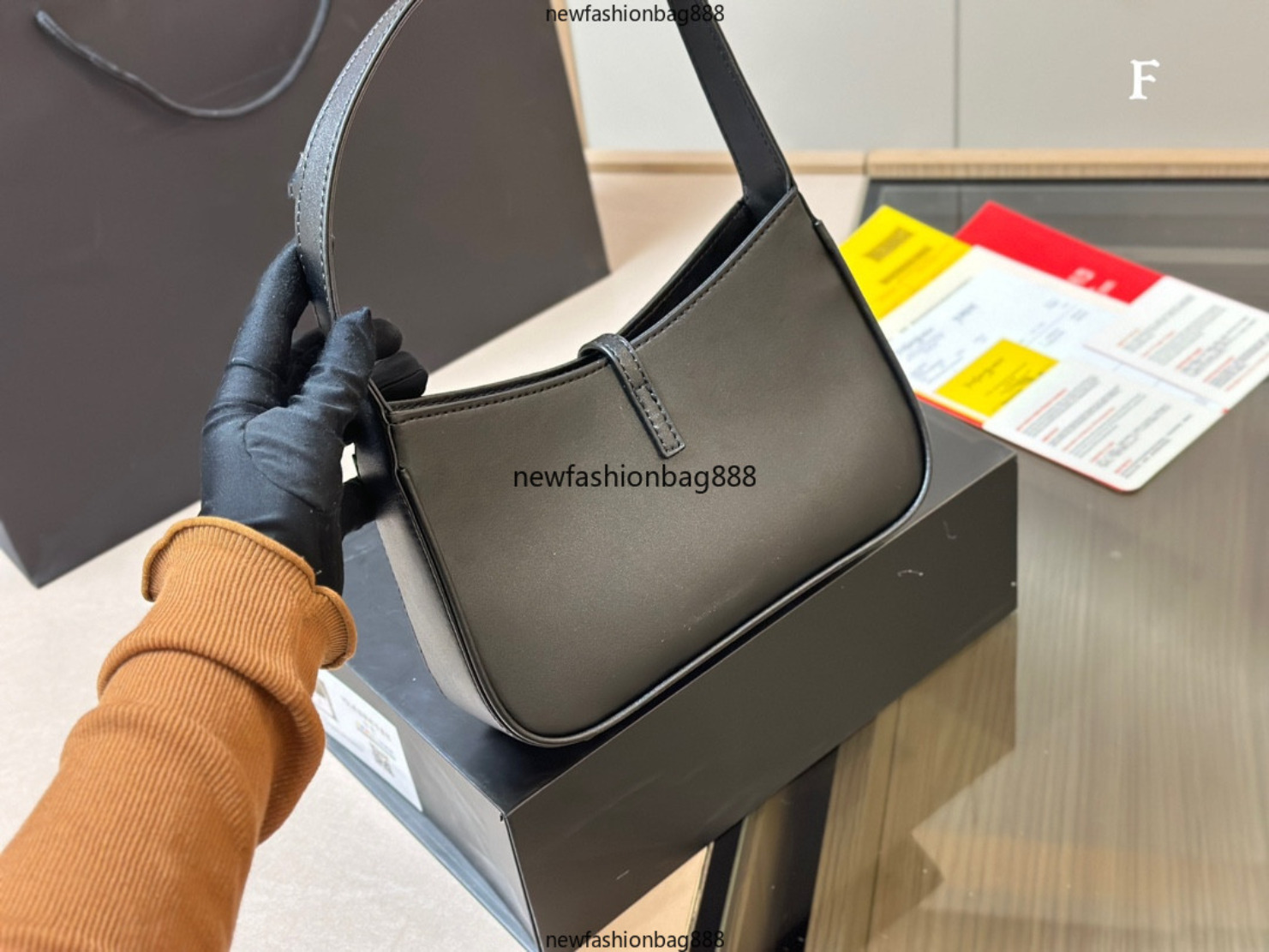 5A quality Designer Bag Shoulder Bags Luxury Handbags Women Fashion Bags Solid color handbag Tote Bag Black Diagonal Stylish envelope bag 821452
