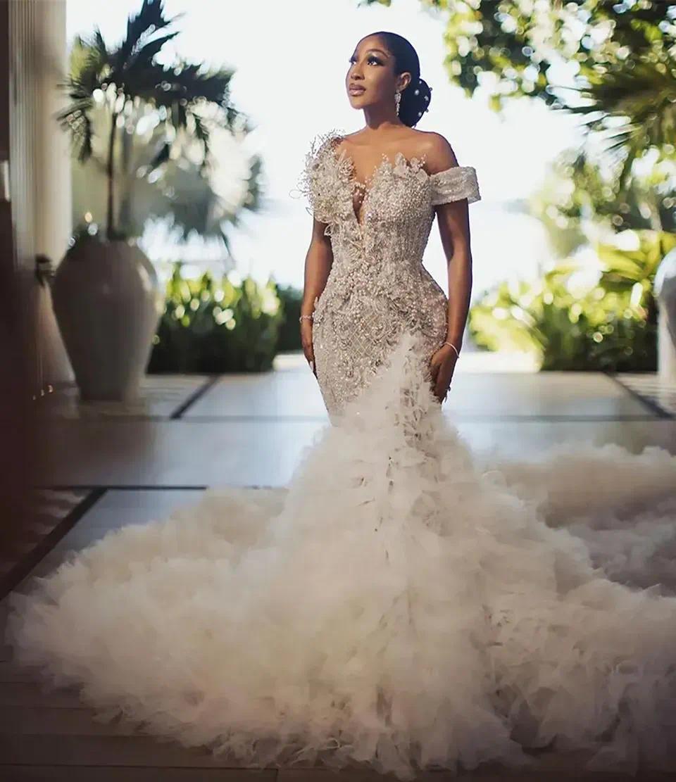 Elegant Mermaid Wedding Dresses, Strapless Mermaid Bridal Gowns with Ruffled Tulle Train, Off-Shoulder Formal Gown with Pearl Beading