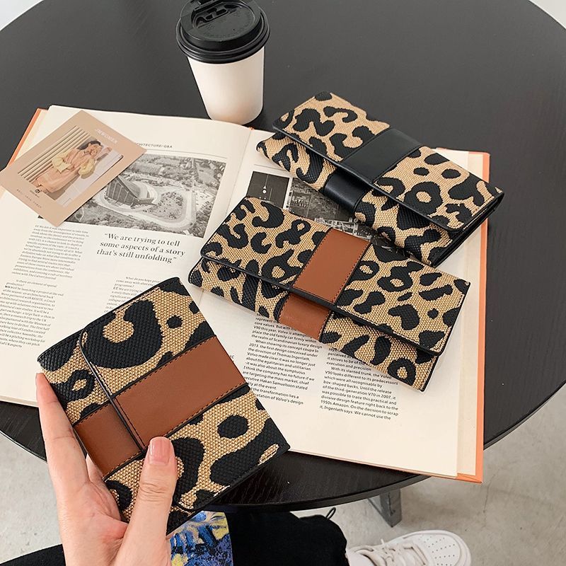 Luxury brand women's long short wallets, retro-style casual stylish handbags, trendy and fashionable everyday essential for commuting, designer