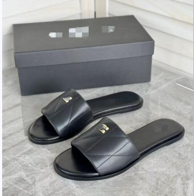 Designers Sandales Célèbre Designer Femmes Pantoufles Sac à poussière Slide Summer Pantoufles Larges Sandales en cuir véritable Taille 35-42