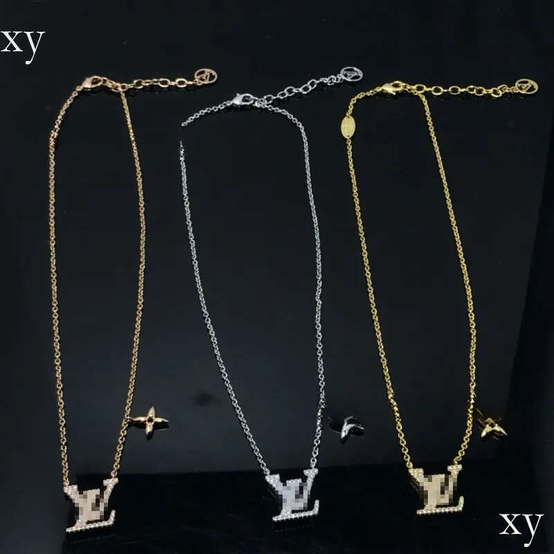 Letter Full Diamond women designer necklace Gold plated 18K Pendant Necklaces Clover flower Stainless Jewelry Luxury Gift