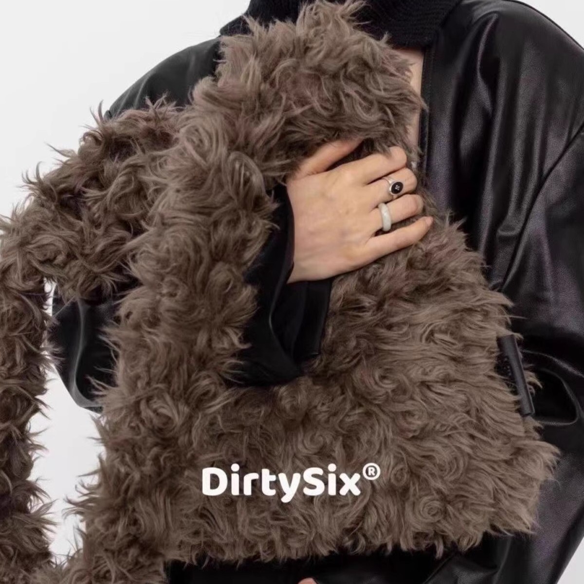 Autumn and winter plush bag girl's furry shoulder horizontal bag wandering bag Christmas gift luxury bag retro large capacity handbag designer