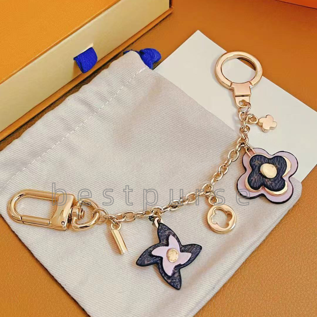 Blooming Flowers Chain Bag Charm multiple styles luxury gold tone lettered key chains designer unisex bag charm for men and women metal bag chain wa