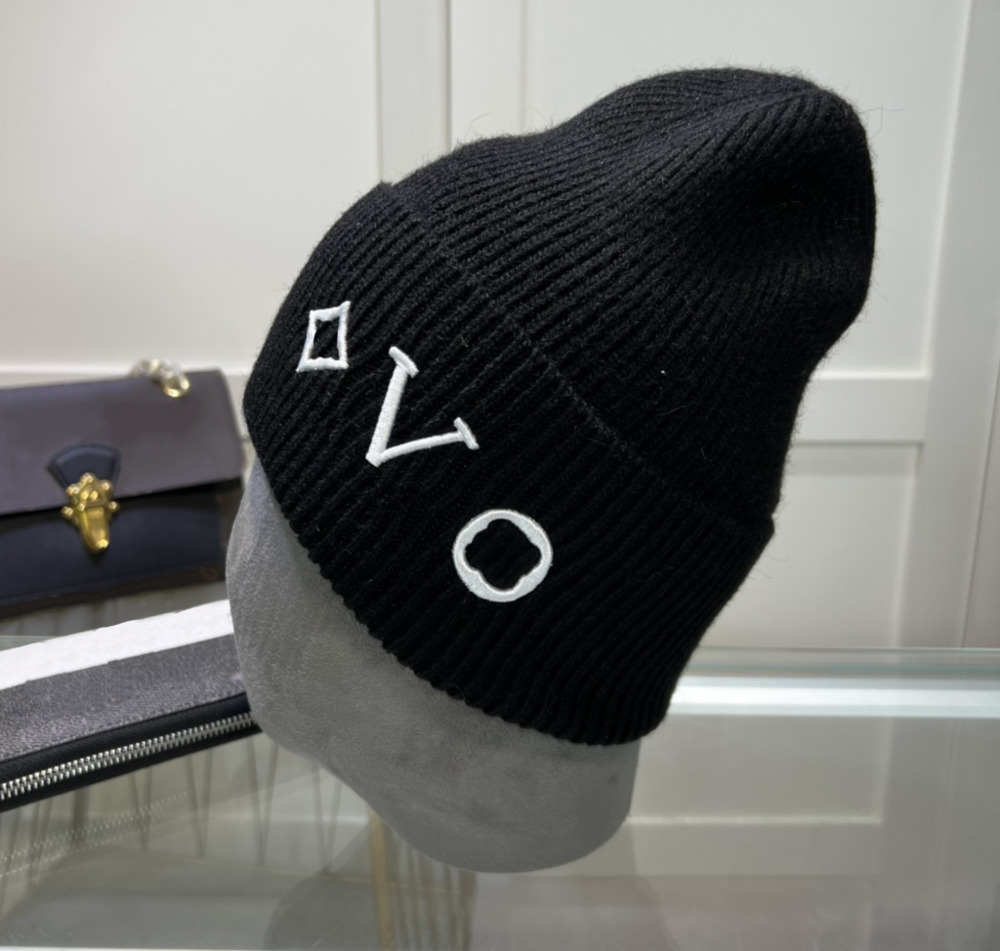 BeanieSkull Caps designer beanie embroider Knitted Hat embroidery Warm Classic trend autumn winter Elegance versatile temperament Casual fashion gif