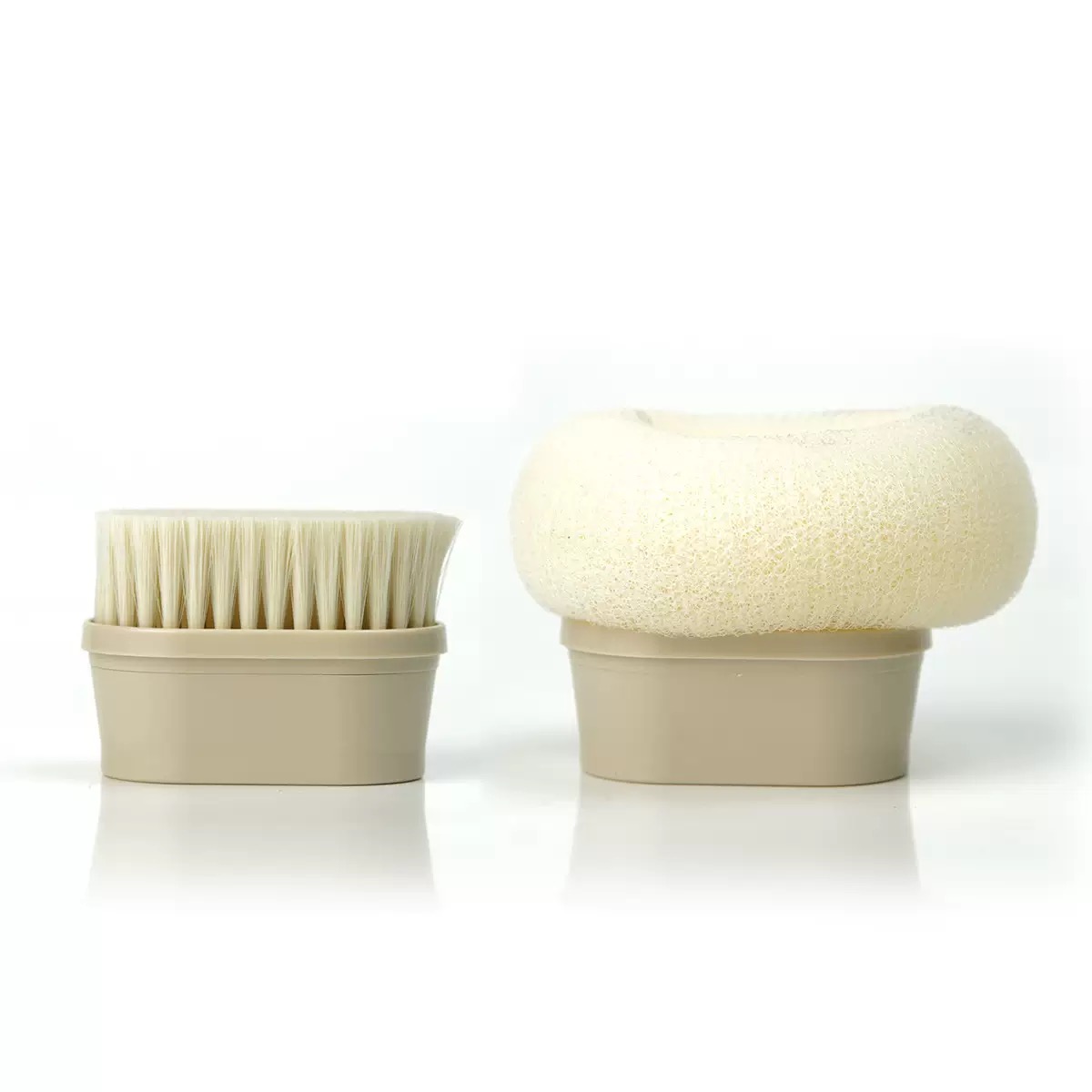 Enhance Your Bath Time! Advanced Aroma-Therapeutic Showerhead Featuring Innovative Brush Massage-image-1087650290