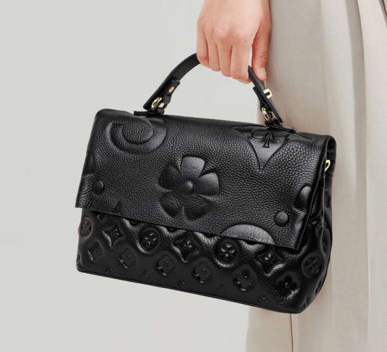 2026 New Women Chain Large Capacity Designer Bags High end Lychee Pattern Simple Crossbody Small Square Bag Personality