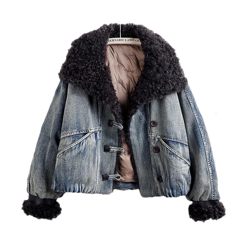 High Quality Lamb Fur Collar Warm Down Liner Denim Jacket Autumn Winter Women Cowboy Outerwear Casual Loose Short Jeans Jacket 251205