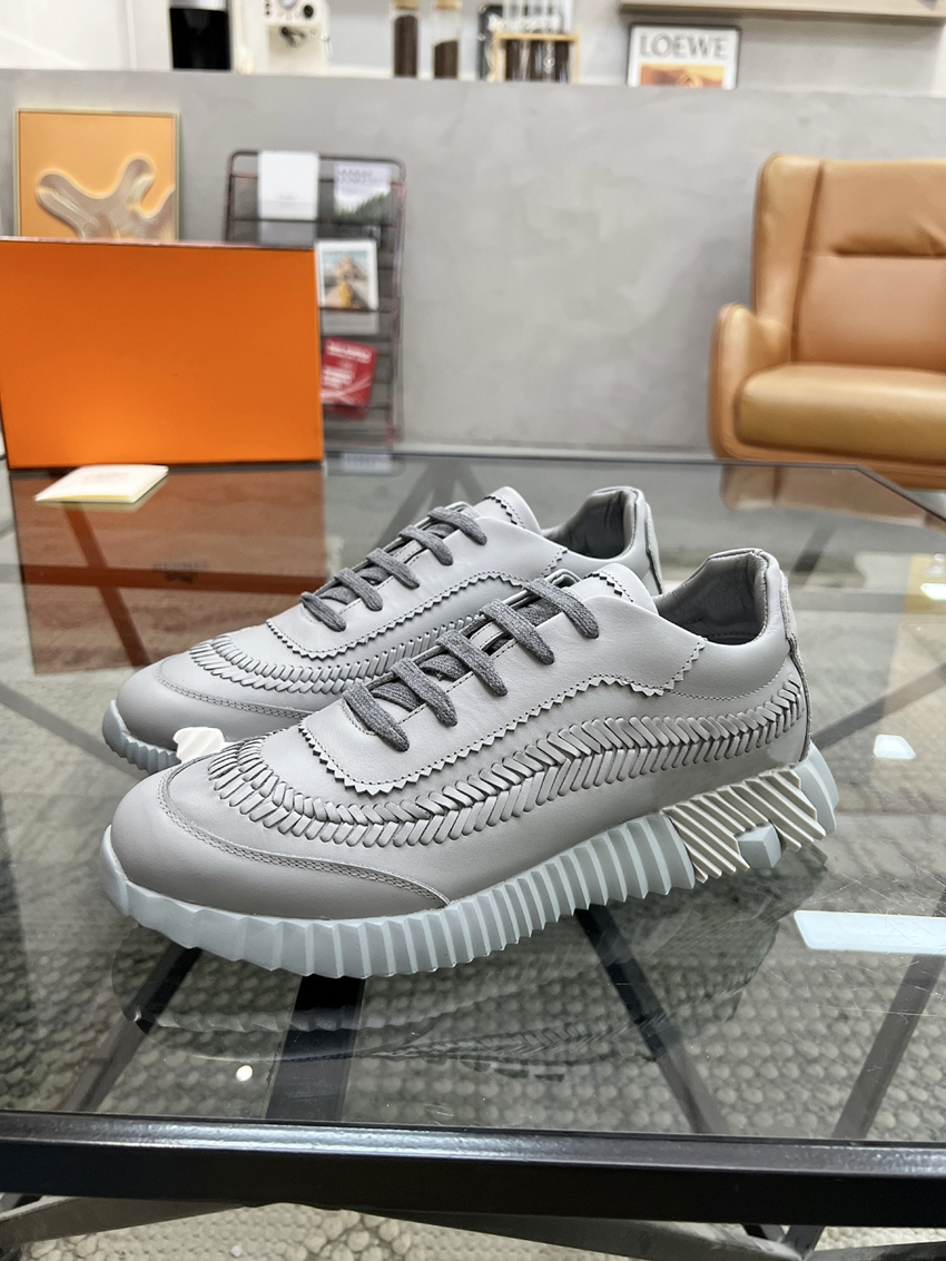 Moda Scarpe casual Uomo Che rimbalzano Scarpe da ginnastica da corsa Italia Popolare Low Top Grigio chiaro Pelle di vitello Uncinetto Processo di gi
