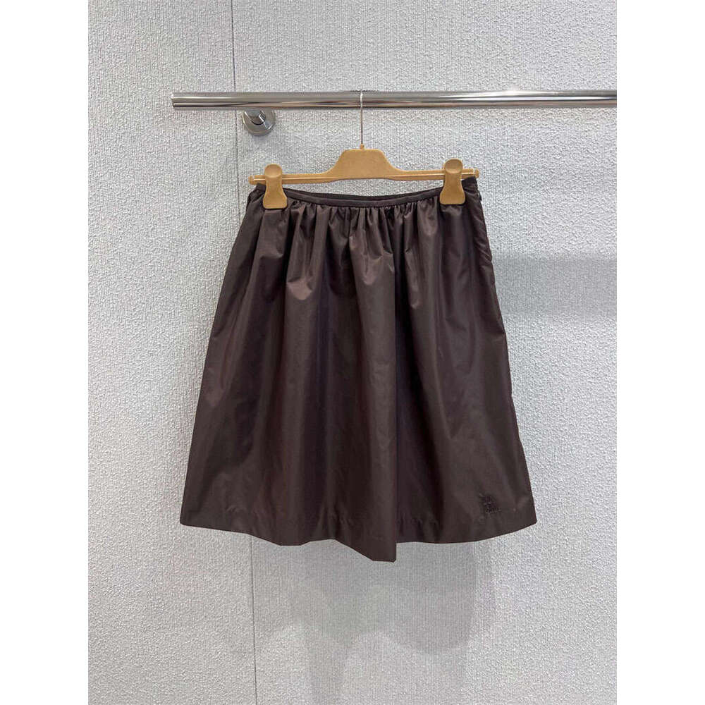 Designer 2025 Winter New Style Miu Elegant Commuter Versatile Simple Retro Letter Elastic Waist Skirt 080e