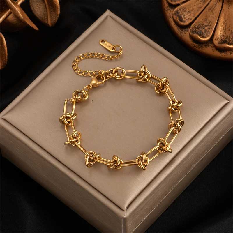 2022 Stainless Steel Gold Color Chain Bracelet for Women Classic Rust Proof Fashion Charm Bracelet Girl Wrist Jewelry GiftXJ251209