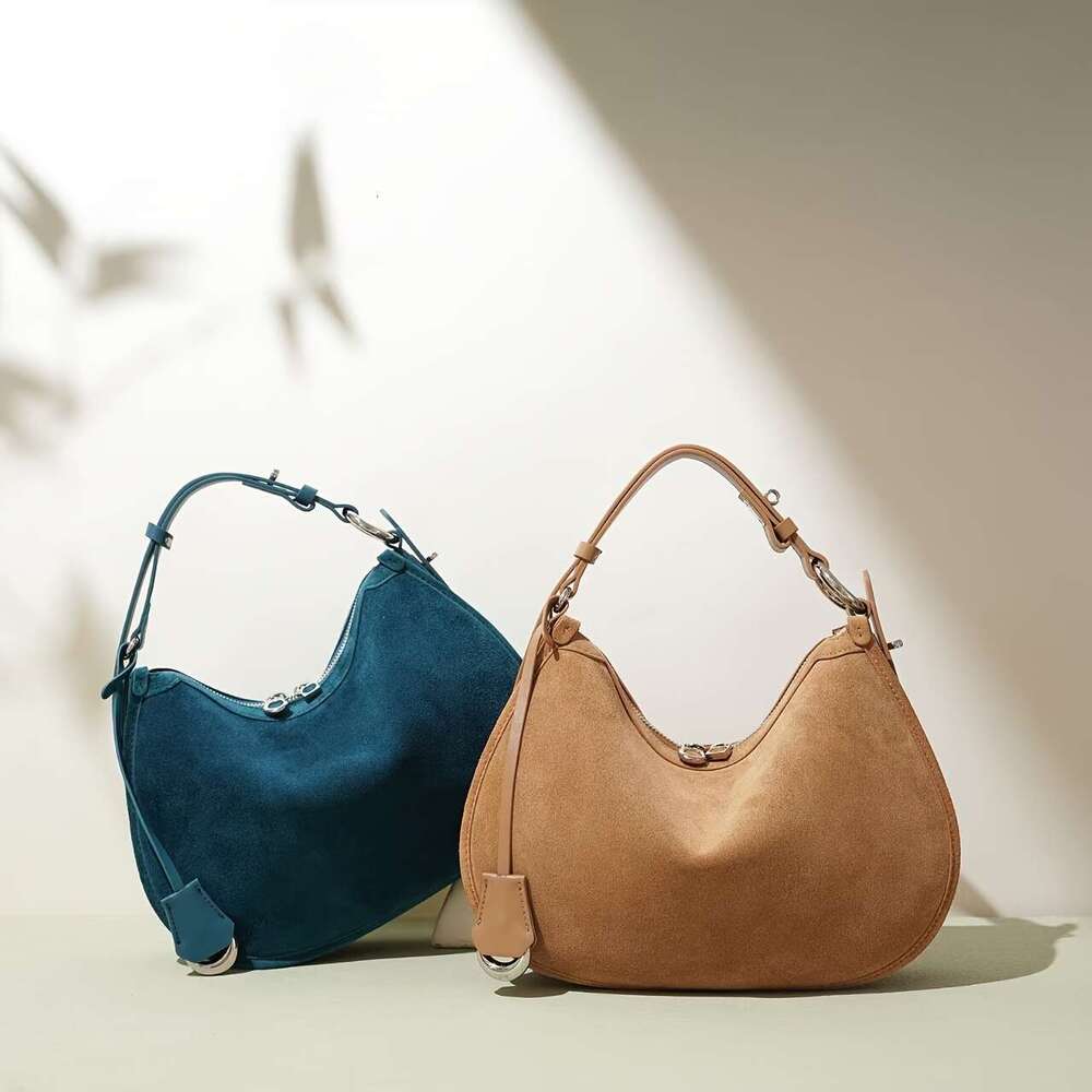 2026 New Spring Summer Style Frosted Leather High Shaped Shoulder Bag Classic Fashion Retro Trend Oblique Women S Bag