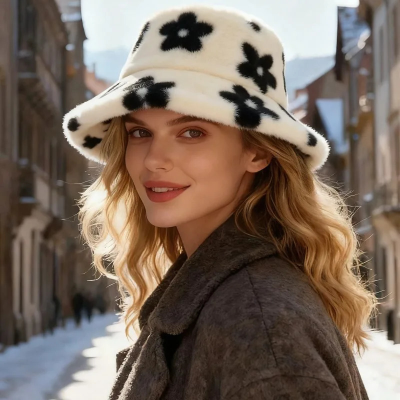 Leisure Plush Cute Bucket Caps with Little Print FlowersWomen Autumn Winter Stars Warm Fishmen Hat Thick Faux Fur skullies Hats 251205