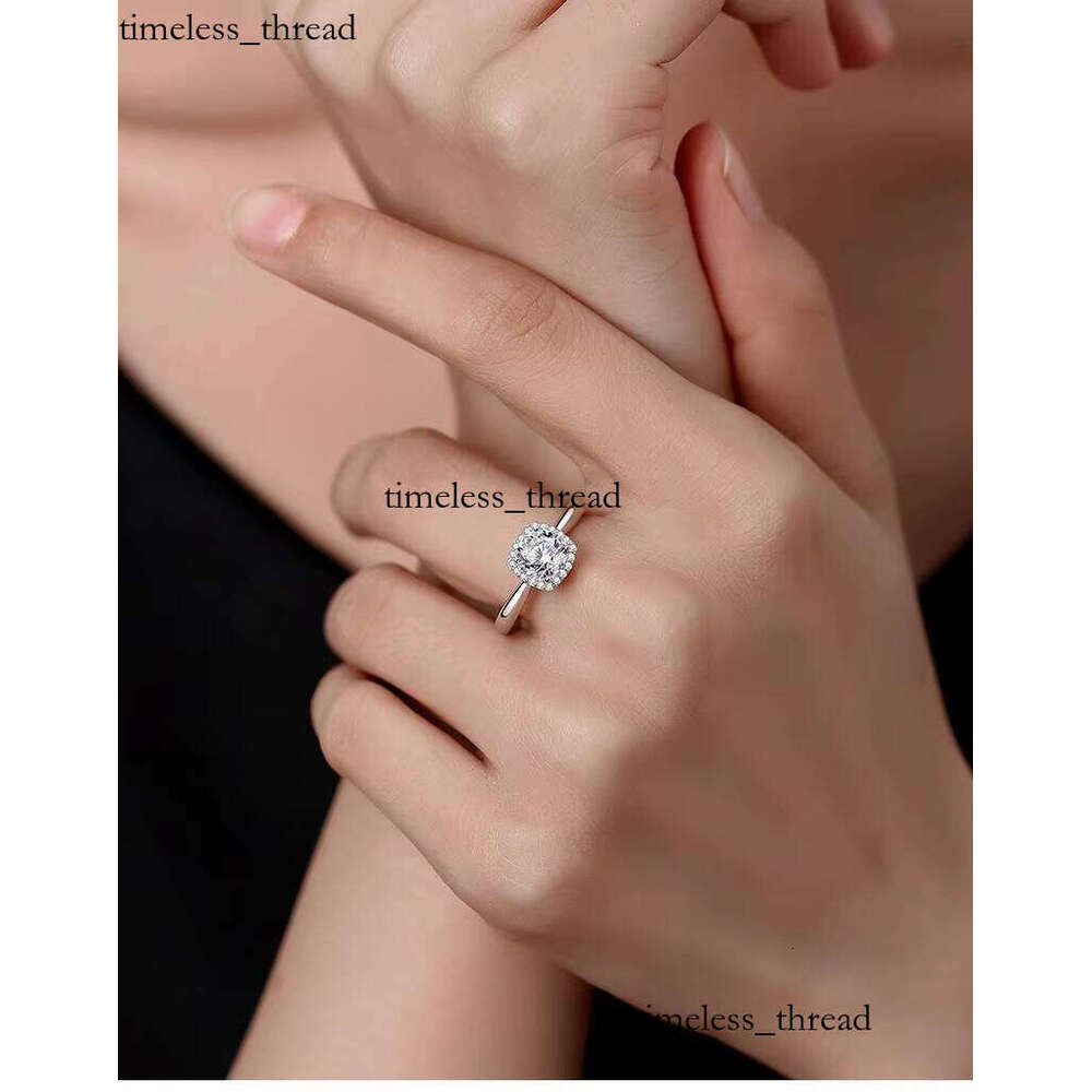 925 Sterling Silver Jewelry VVS1 1Ct Mossanite Factory Direct Custom VVS Moissanite Four-Prong Sugar Cube Lab-Grown Ring