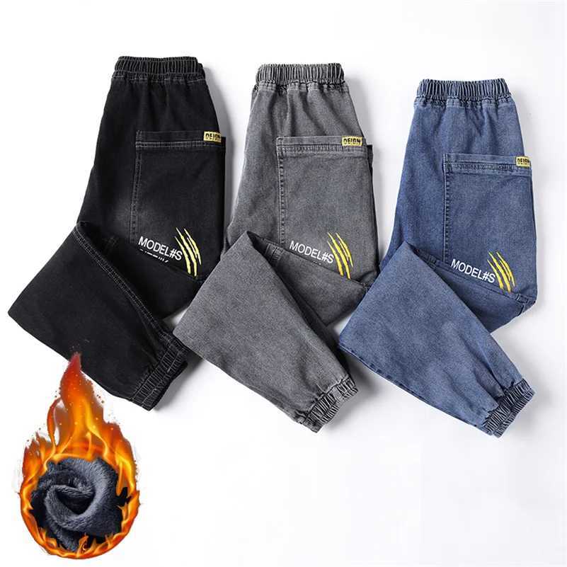 New Winter Men Warm Thermal Black Blue Cargo Jeans Fleece Streetwear Denim Jogger Pants Thick Fur Baggy Harem Trousers Plus Size M251209