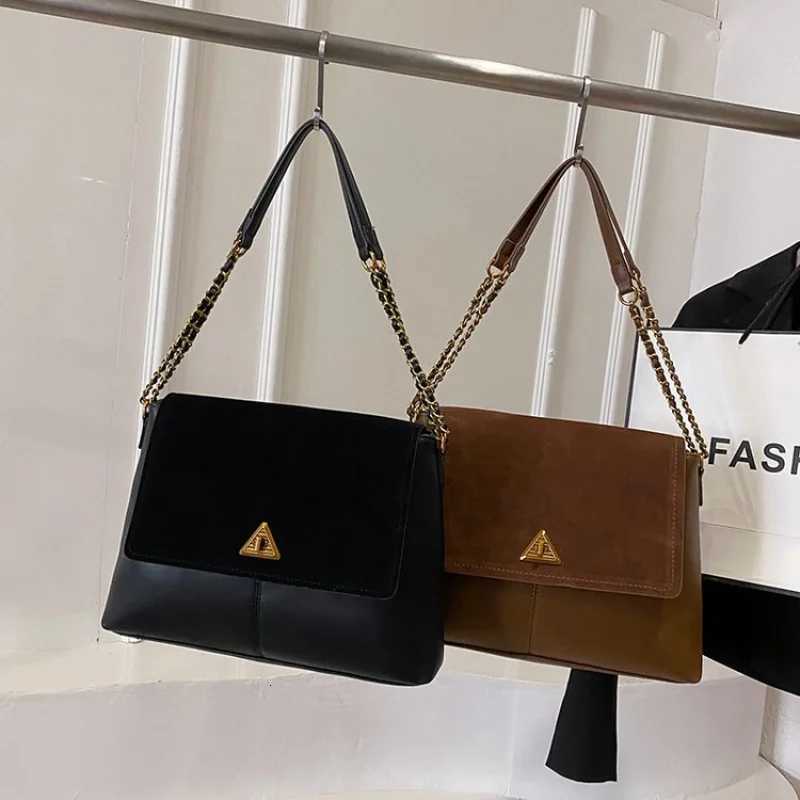 Luxury Brand Fashionable Leather Womens Tote Bag Classic Elegant Famous Paris Sleek Texture Trendy Commuter Bag W251209