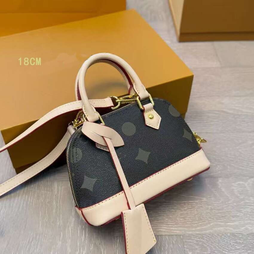 High version almas bb Designer Handbag Women Shoulder bag Crossbody Trendy Leather Emed Floral Locks Handle Bags Key Wallets With key lock