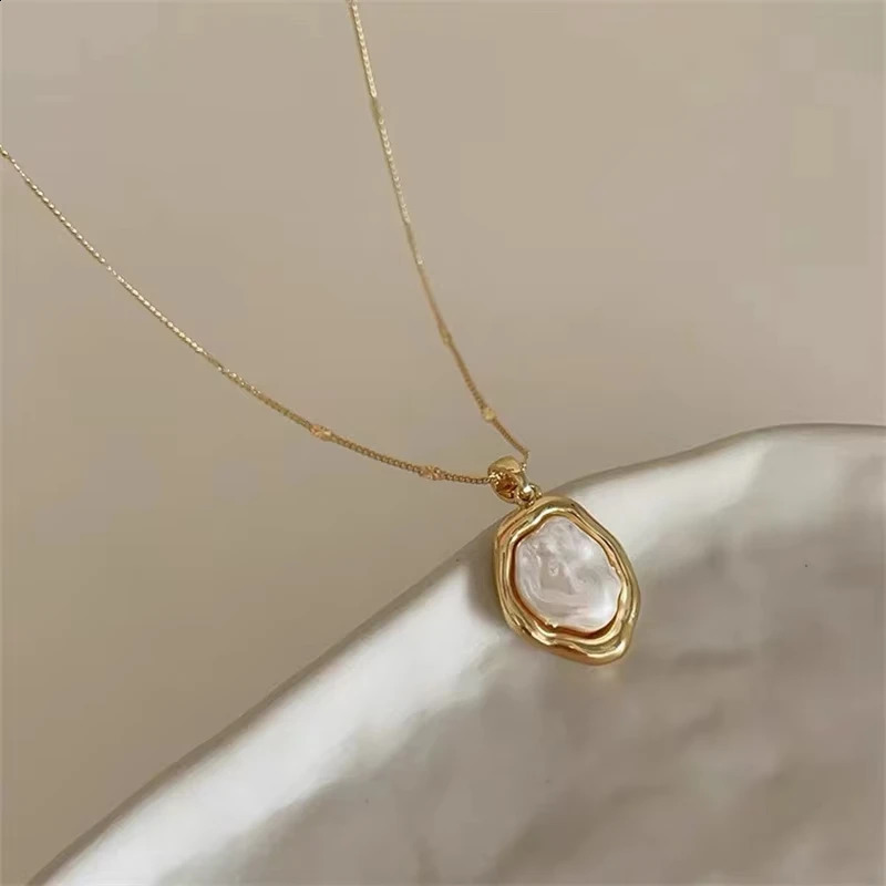 Elegant Baroque Faux Pearl Pendant Necklace Vintage Style Womens Simple Daily Wear Party Jewelry Versatile Fashion Accessory 251205