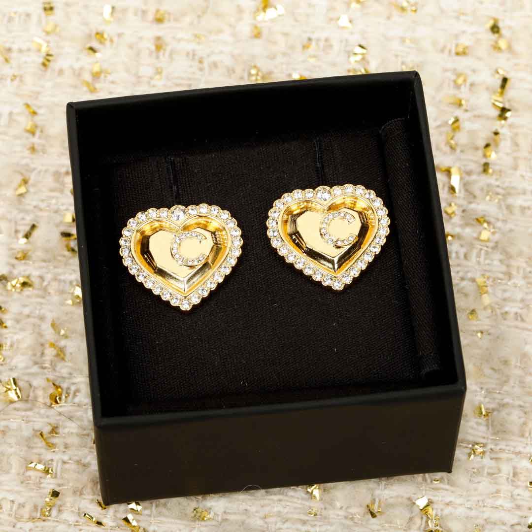 Luxury quality charm drop earring with dimaond and heart shape design have stamp in 18k gold plated PS6150B