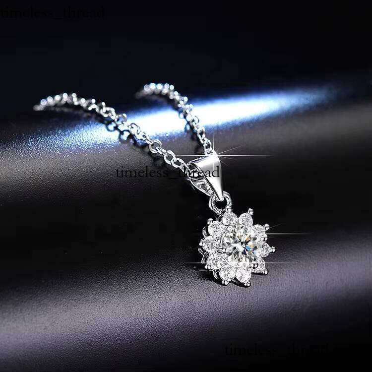 Wholesale Fashion VVS D Color Pendant Necklace 925 Sterling Silver Women's Romantic Moissanite Jewelry