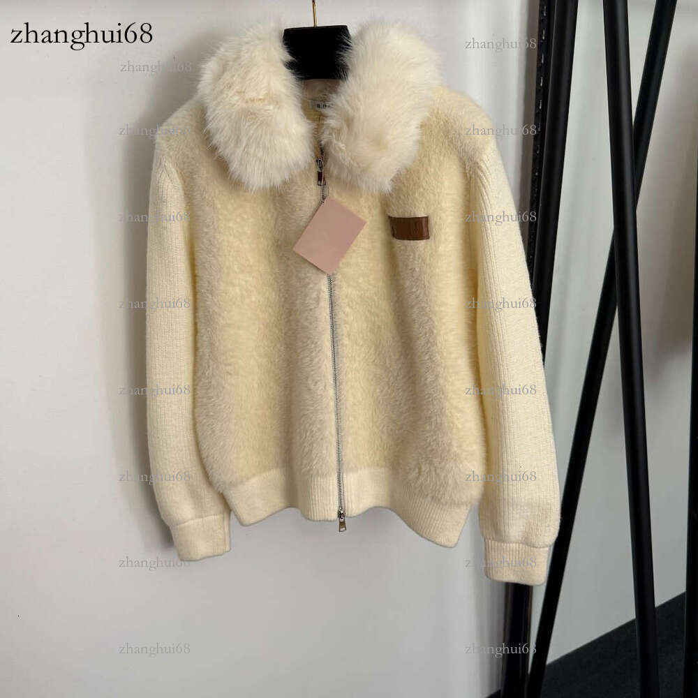Autumn and Winter Women's Fleece-Lined Knitted Cardigan Designer Style Soft Fur Collar Fashion High-Quality Fleece-Lined Fabric Coat Fresh Colo