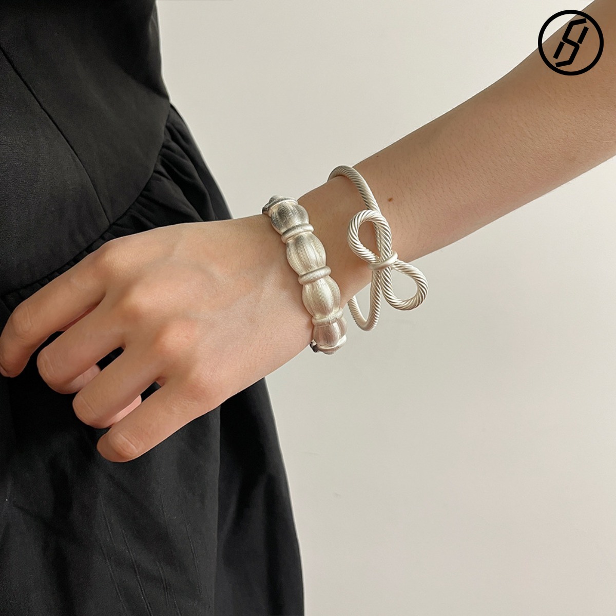 Ins Korean Series Metal Woven Hollow Bow Bracelet Matte Silver Line Color-fast Bangle Original Jewelry Designer Bracelet Factory Direct Sale