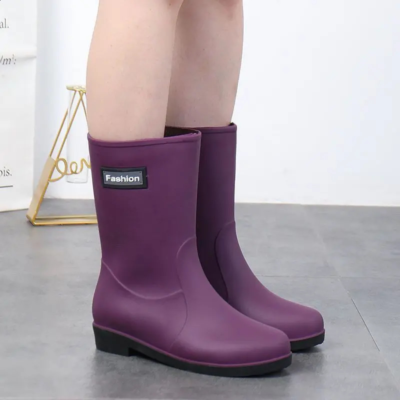 Womens Waterproof Korean Style Rain Boots Thick Sole Outdoor Slipresistant Rubber Shoe Covers Ultrasoft for Women 251204