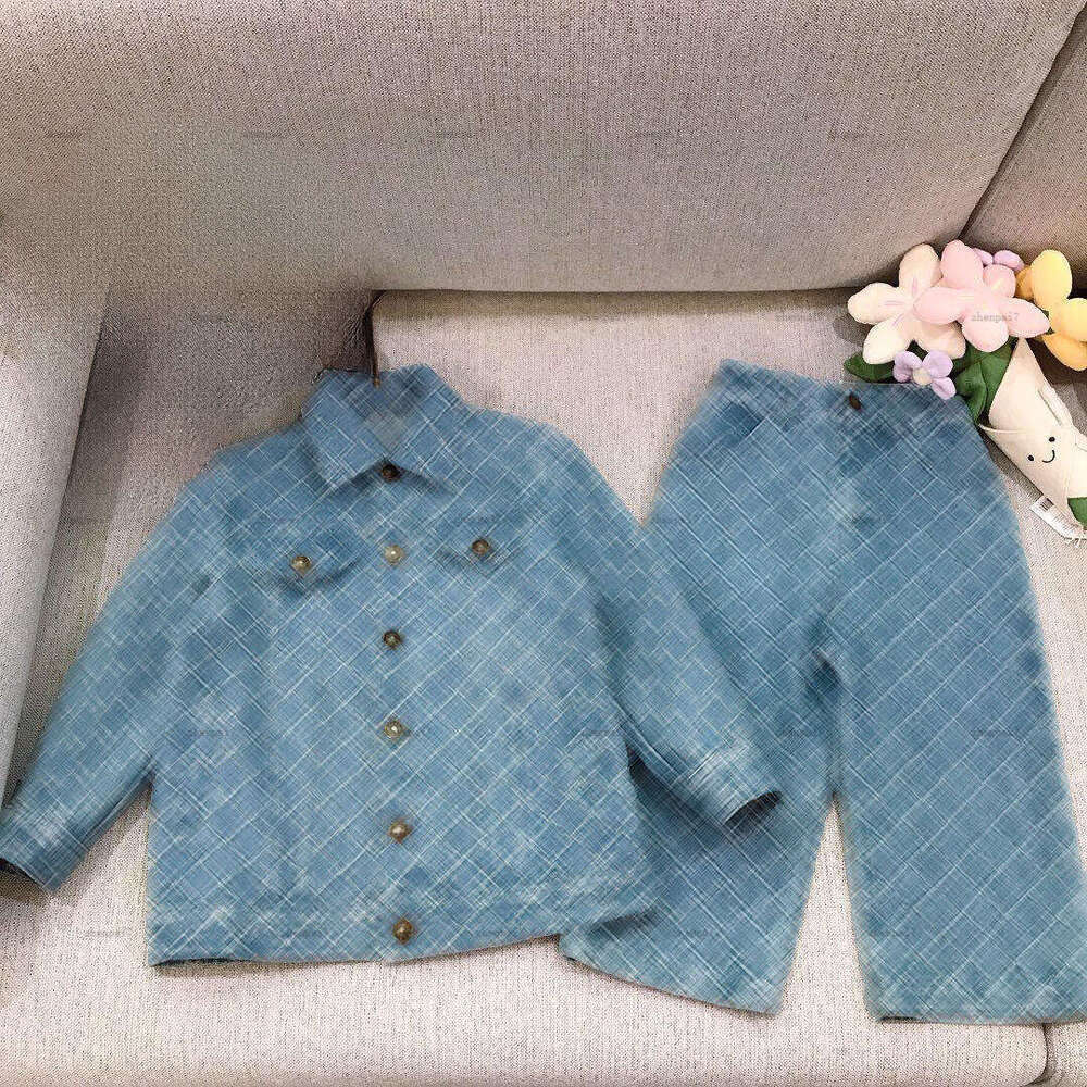Top baby coat suit tracksuits kids designer clothes autumn Two-piece set Light blue design jacket and pants A948X26N212