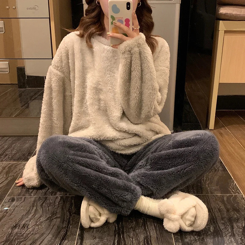 Winter Fleece Women Pajamas Set Sleepwear Solid Velvet 2 Piece Pant Home Suit Fluffy Casual Warm Flannel Night Wear 251129