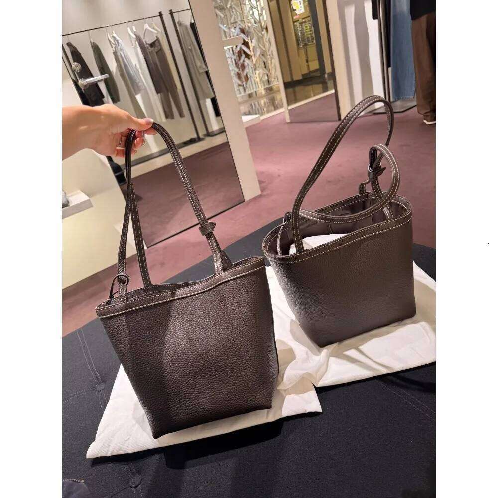 First-Layer Cowhide Women Light Luxury High-End New Simple Leather Fashion Single Shoulder Portable Versatile Tote Bag 251209