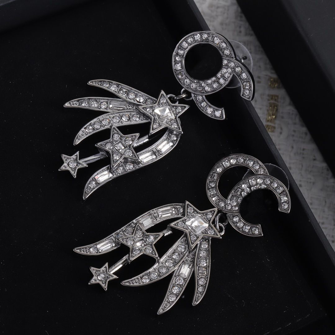 luxurious diamond letter tassel earrings with flying birds and stars are perfect for female designer jewelry