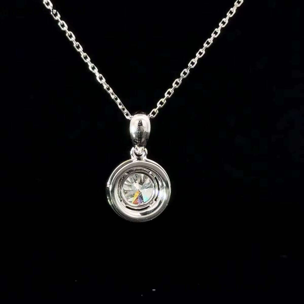 Custom 18k White Pendant Necklace with D 1CT VS1 Lab-Grown VVS Moissanite Gold Chain Suitable for Women