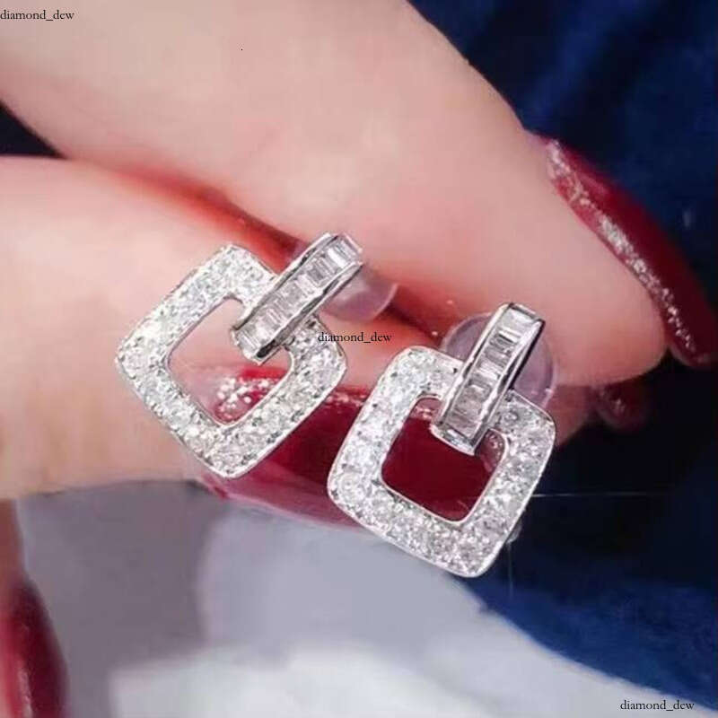 Wholesale Grass Stone Exquisite Square Design Full Setting VVS Moissanite Fashion Jewelry VVS Moissanite Women's Stud Earrings