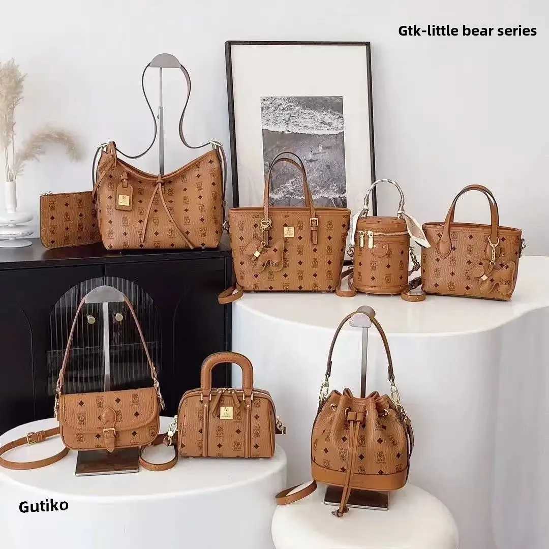 2025 new small bear bag internet celebrity leisure commuting vintage cross-body bag with a sense of quality Boston bag W251209