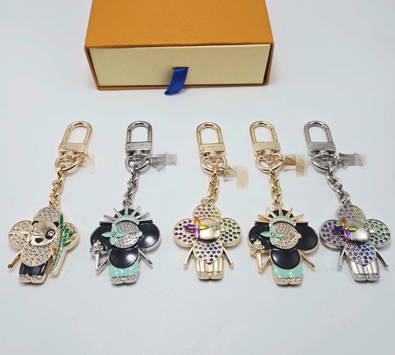 Keychain designer keychain Luxury keychain Bling Cartoon Keychain Set - Panda/Unicorn Statue Charm Key Rings with Metal Hook, Ideal Gift for Women v