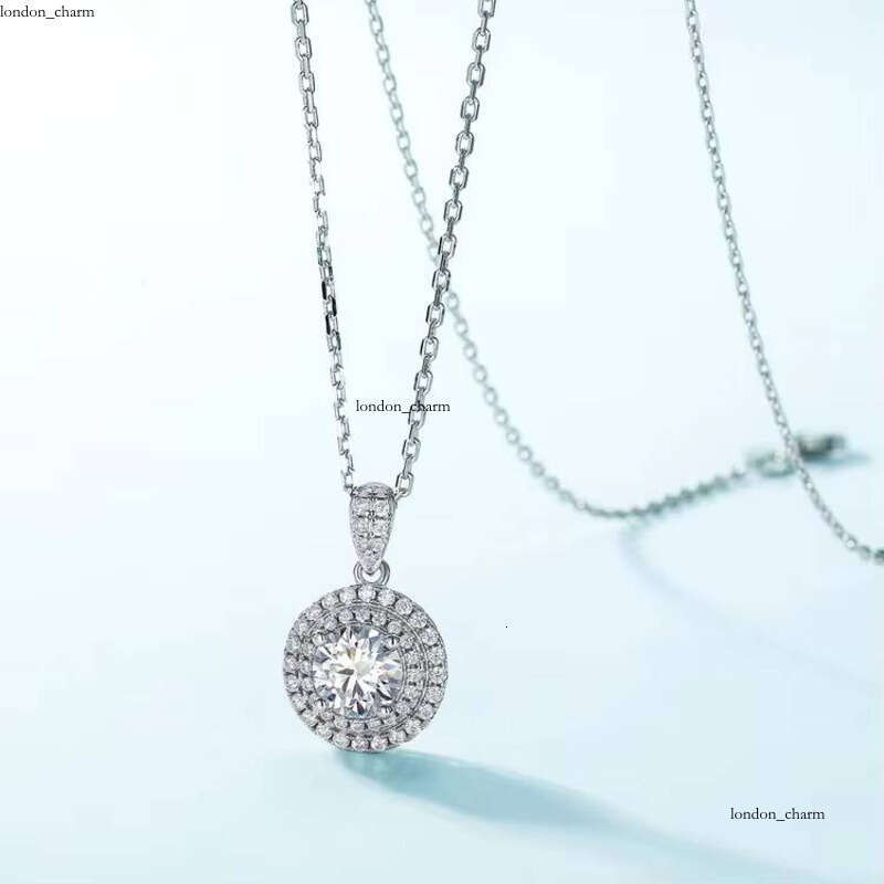 New Arrival Sier 1.0ct Round Cut VVS Moissanite Pendant Classic Necklace for Women