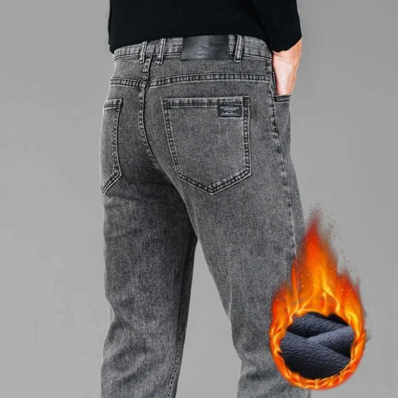 2025 Winter New Mens Fleece Black Jeans Trendy Brand Loose Straight Casual Versatile Warm Long Pants Smoke Gray M251209