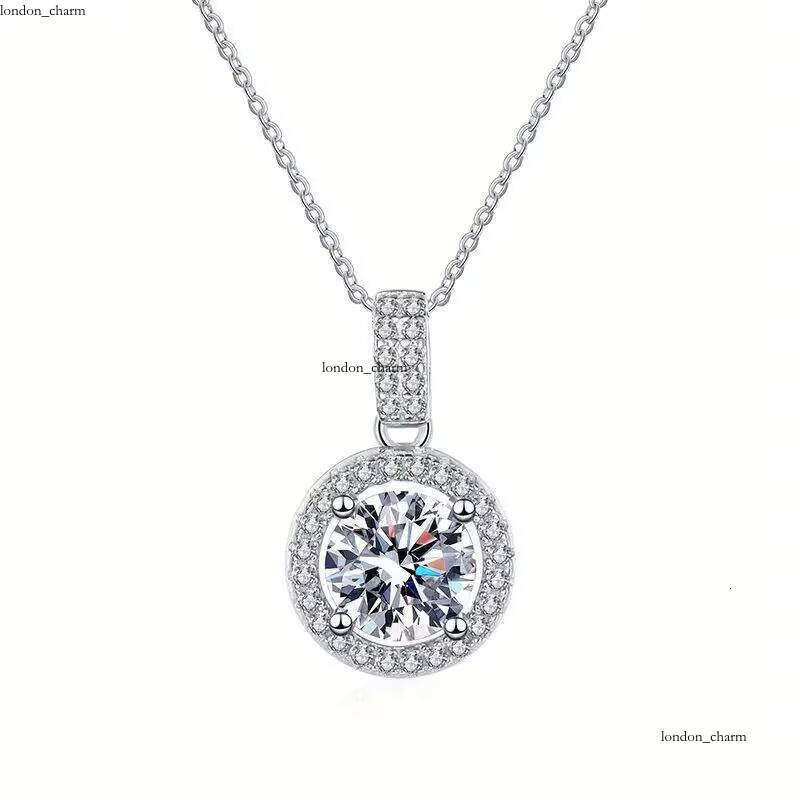 Grass Stone Women's Wedding Simple Style Round Imitation Sier Plated VVS Moissanite Pendant Necklace for Women Engagement