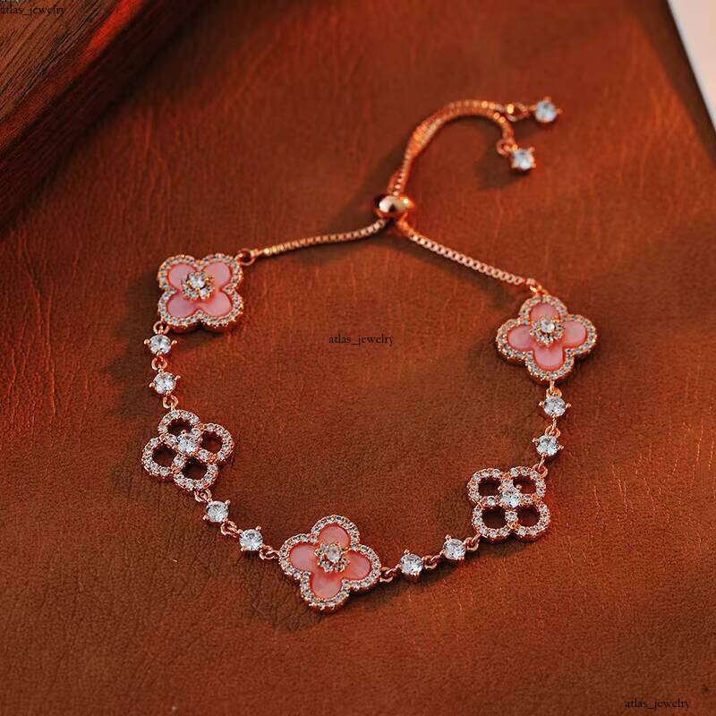 VVS Moissanite Wholesale Four-Leaf Clover Shiny Natural Pink Sterling Silver Luxurious Hand Jewelry Factory Direct Sale Charming Bracelet Gift